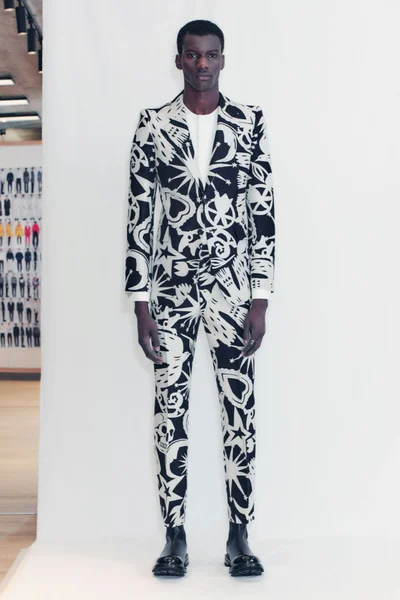 Look 13